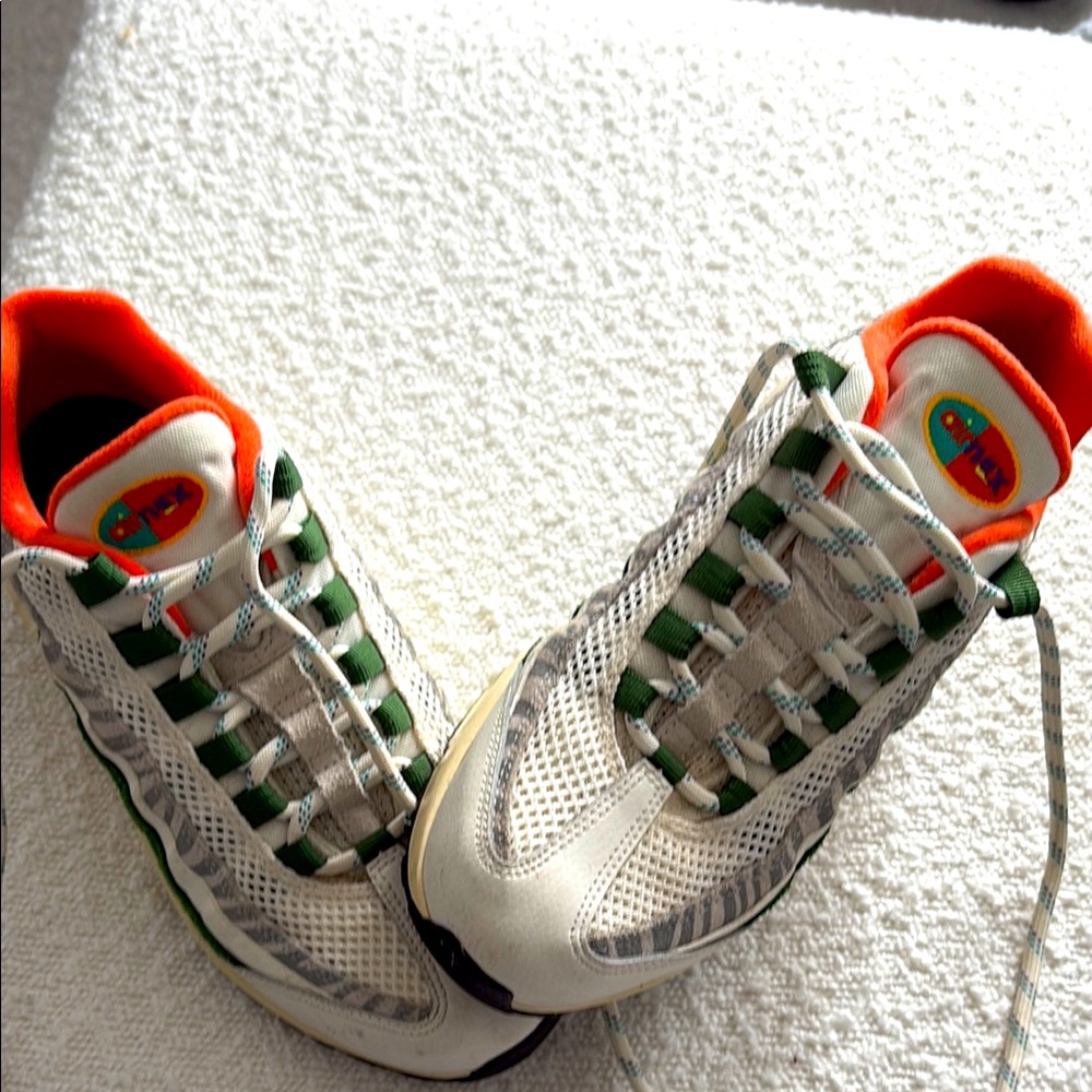Ladies Nike Air Max Shoes